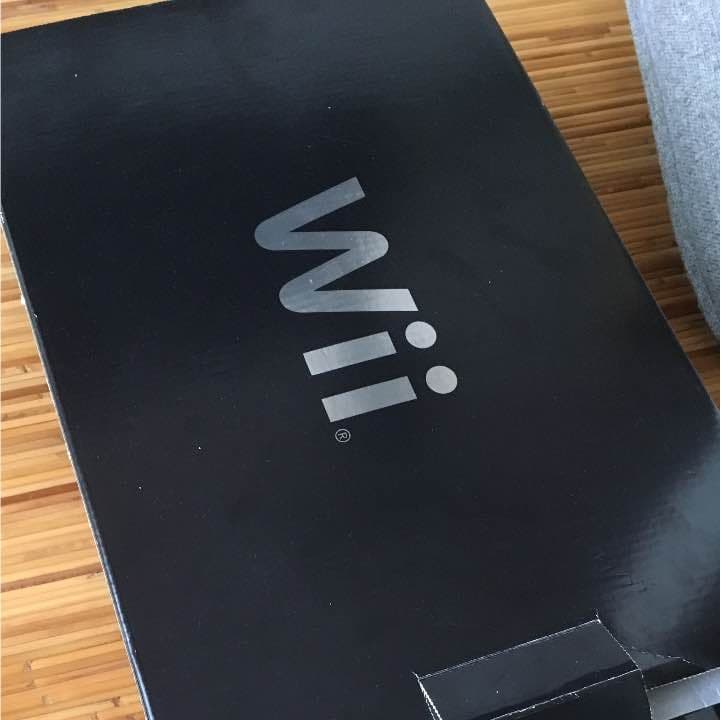 任天堂Wii本体リモコン計2個 任天堂（Nintendo） Wii ニンテンドーWii Wii本体 (シロ) Wiiリモコン