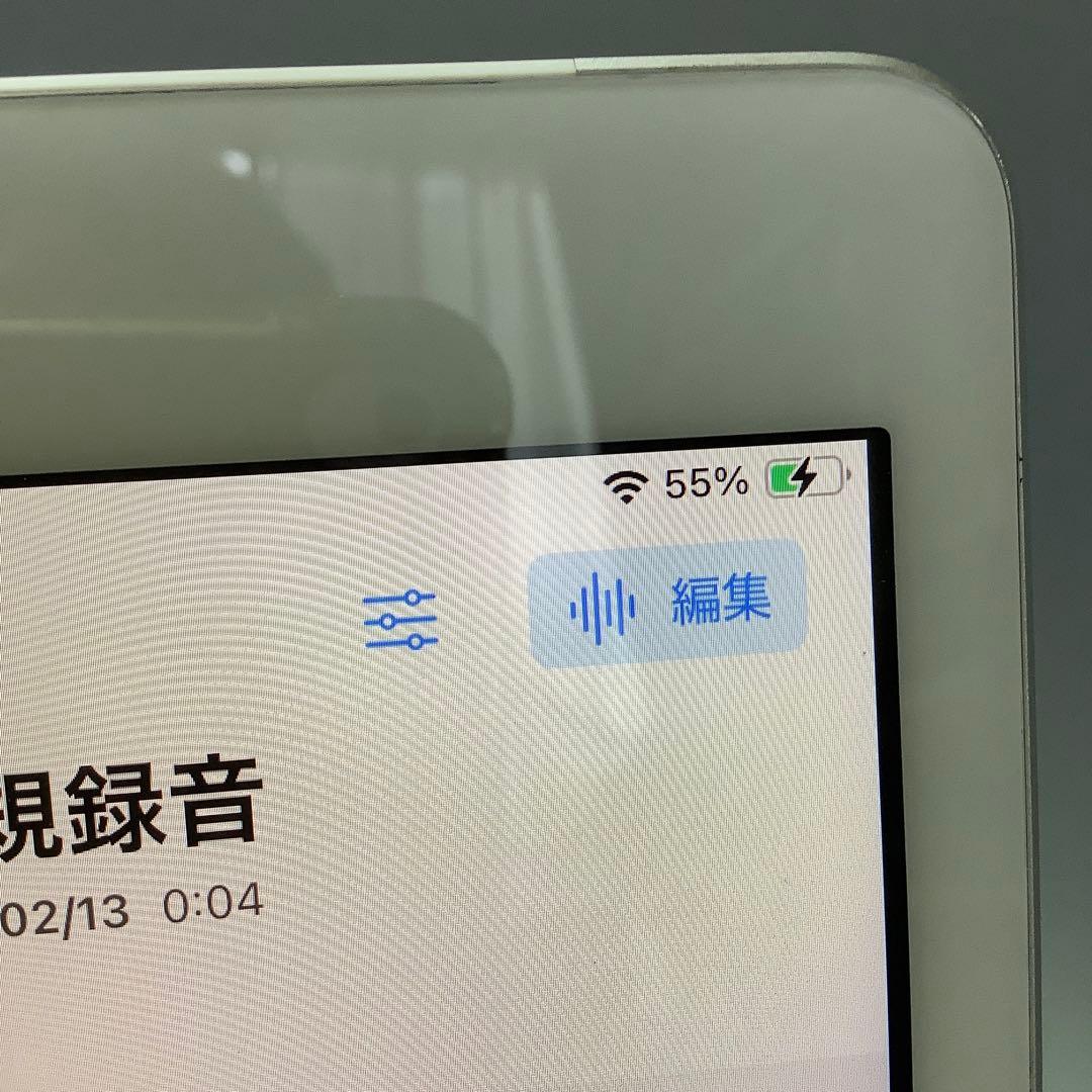 iPad 第7世代32G wifi+sim AU バッテリー100％1回