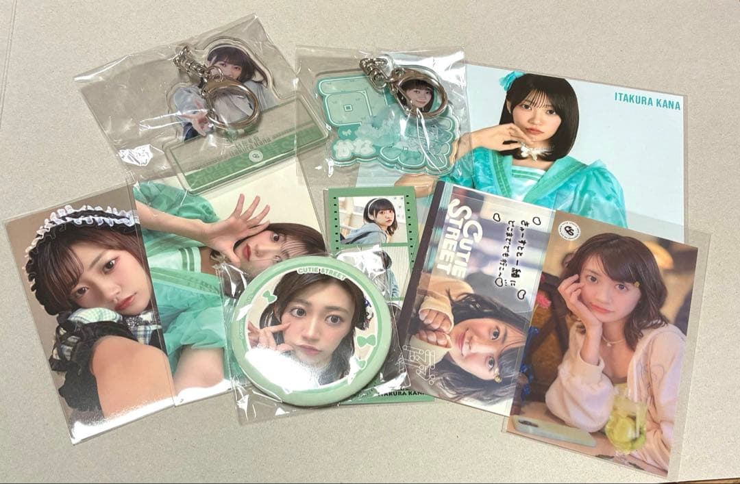 CUTIE STREET 板倉 可奈 ラッフルくじ トレカ 等 まとめ売り - メルカリ