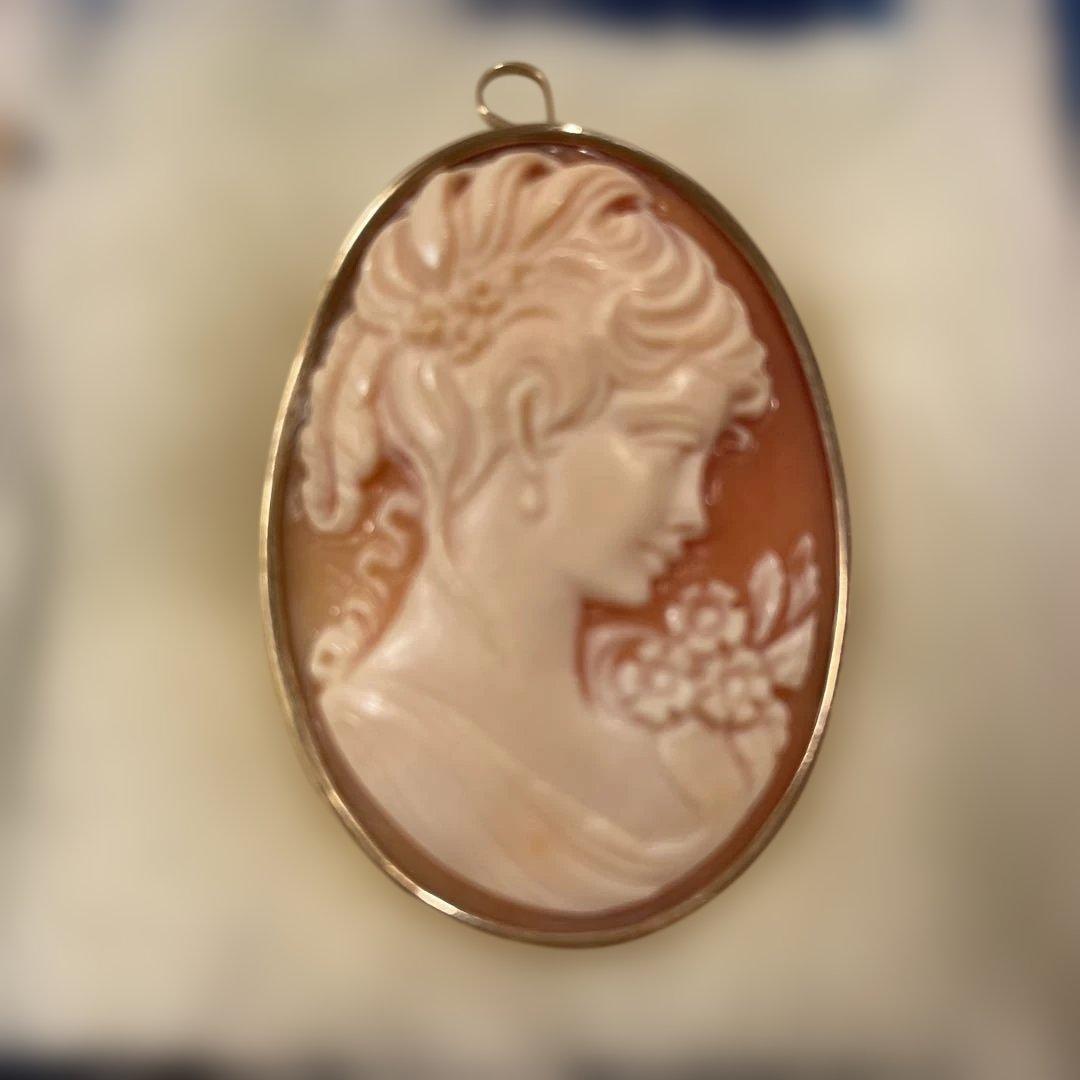 未使用品【イタリアローマのカメオ専門店で購入】カメオブローチ 女性