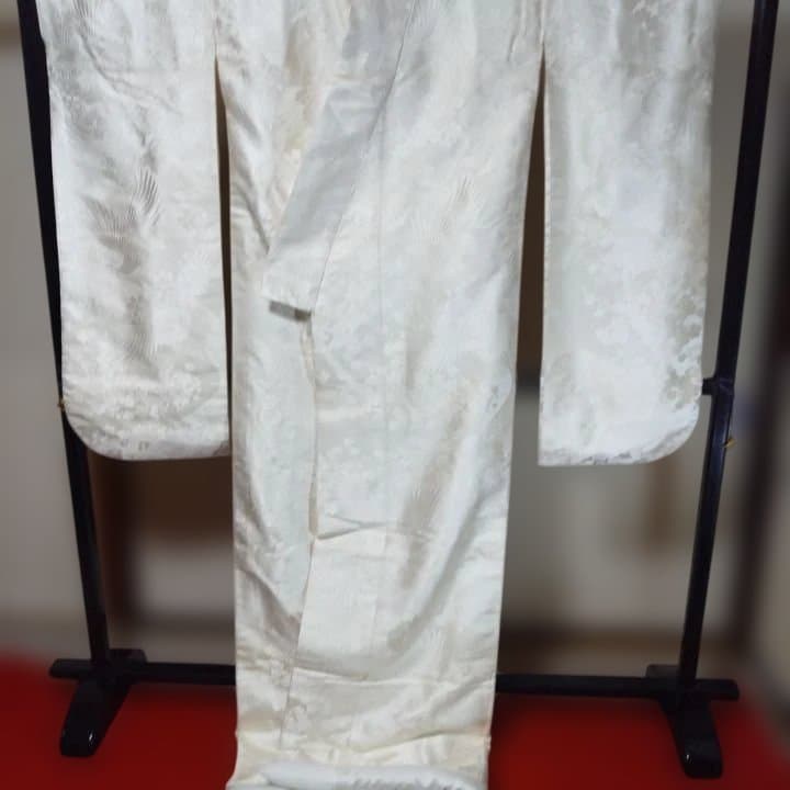 白無垢 たいへん愛でたい松竹梅に鶴の柄J | Shop at Mercari from