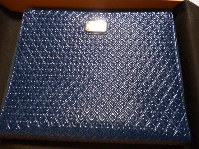 TOD'S 　トッズ　iPadケース　ダークグリーン iPad ケース 強化ガラスフィルム付 10.9 第10世代 miniA17 Pro mini6