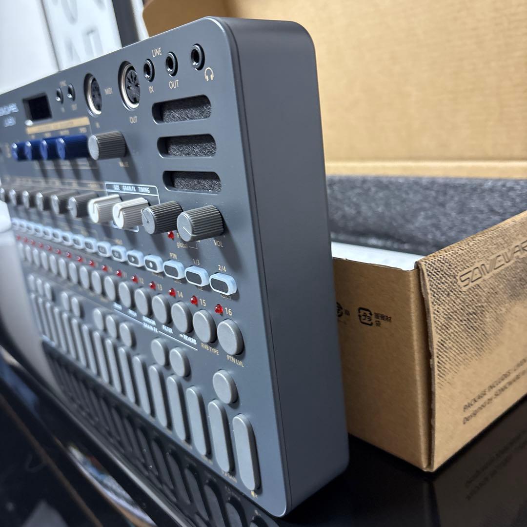 ほぼ未使用】 SONICWARE LIVEN Evoke シンセサイザー