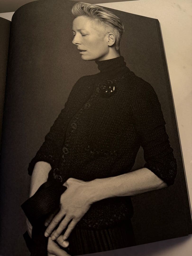 THE LITTLE BLACK JACKET 初版 2012年シャネル 写真集 - メルカリ