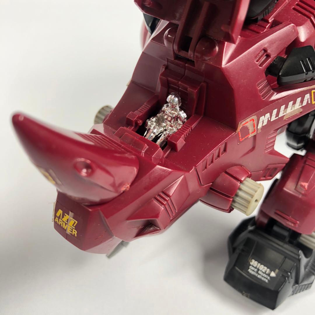 TOMY メカ生体ゾイド レッドホーン(恐竜型) 重装甲突撃機械獣 - メルカリ
