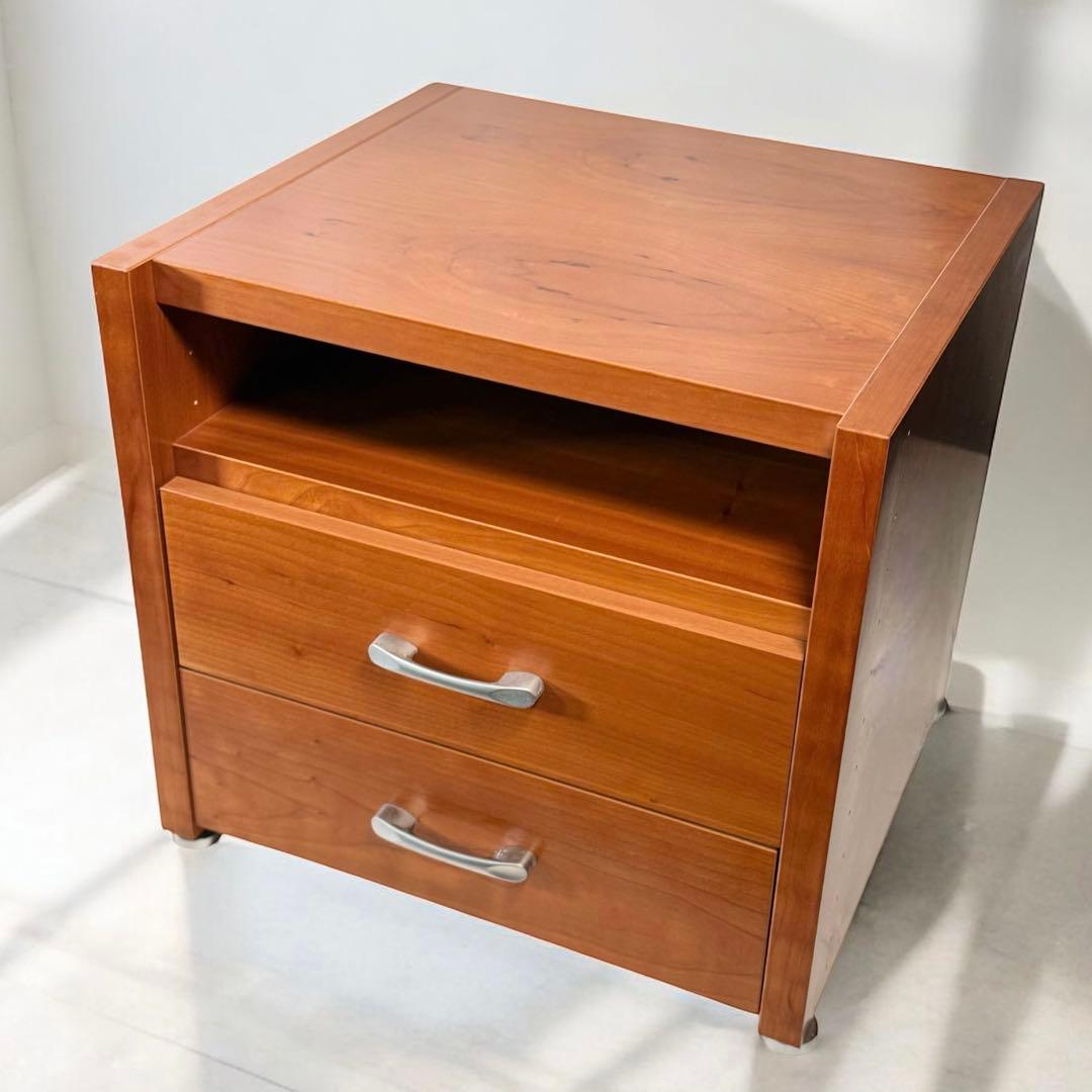 HR713 【廃盤】BoConcept 北欧　ナイトテーブル　サイドテーブル デザイナーベッドサイドテーブル | デンマークデザインの家具 | ボー