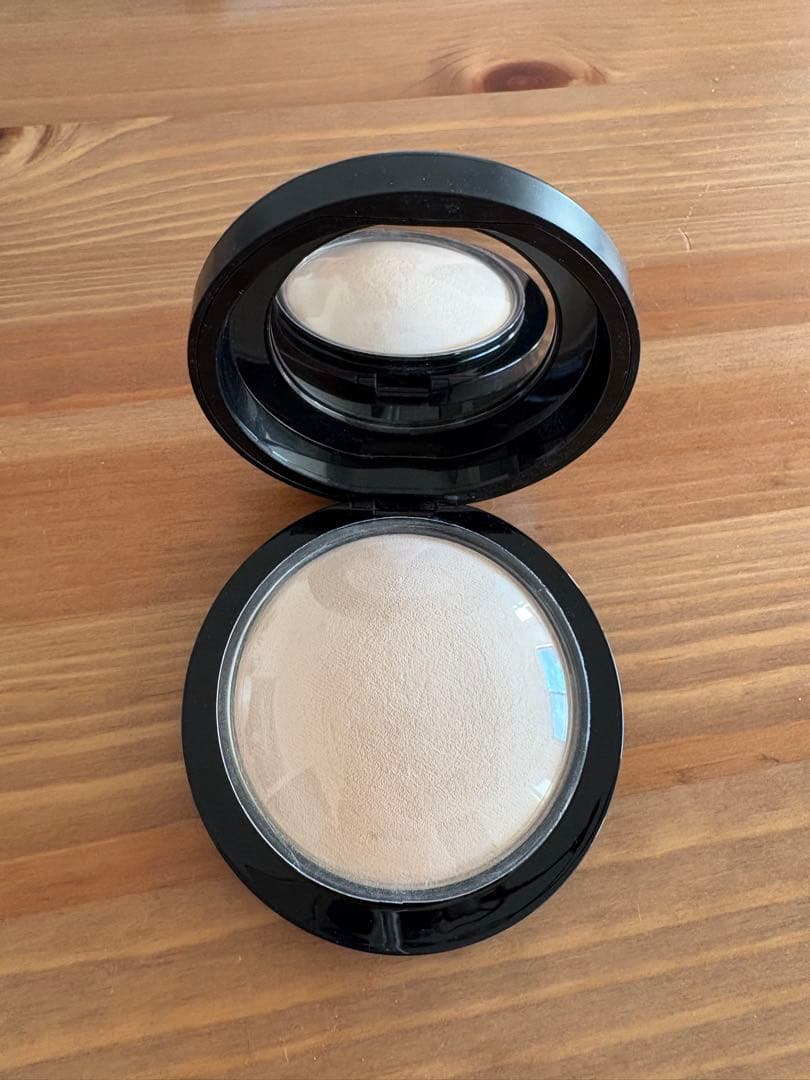 MAC ミネラライズスキンフィニッシュナチュラル　ライト M·A·C ミネラライズ スキンフィニッシュ/ナチュラル | マック MAC