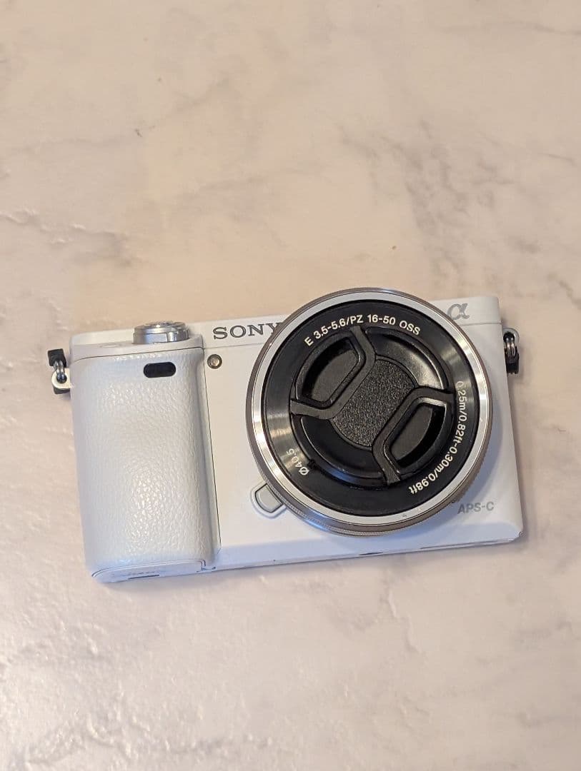 SONY ミラーレス一眼　α6000　パワーズームキット　ホワイト Amazon | SONY ミラーレス一眼 α6000 パワーズームレンズキット E PZ