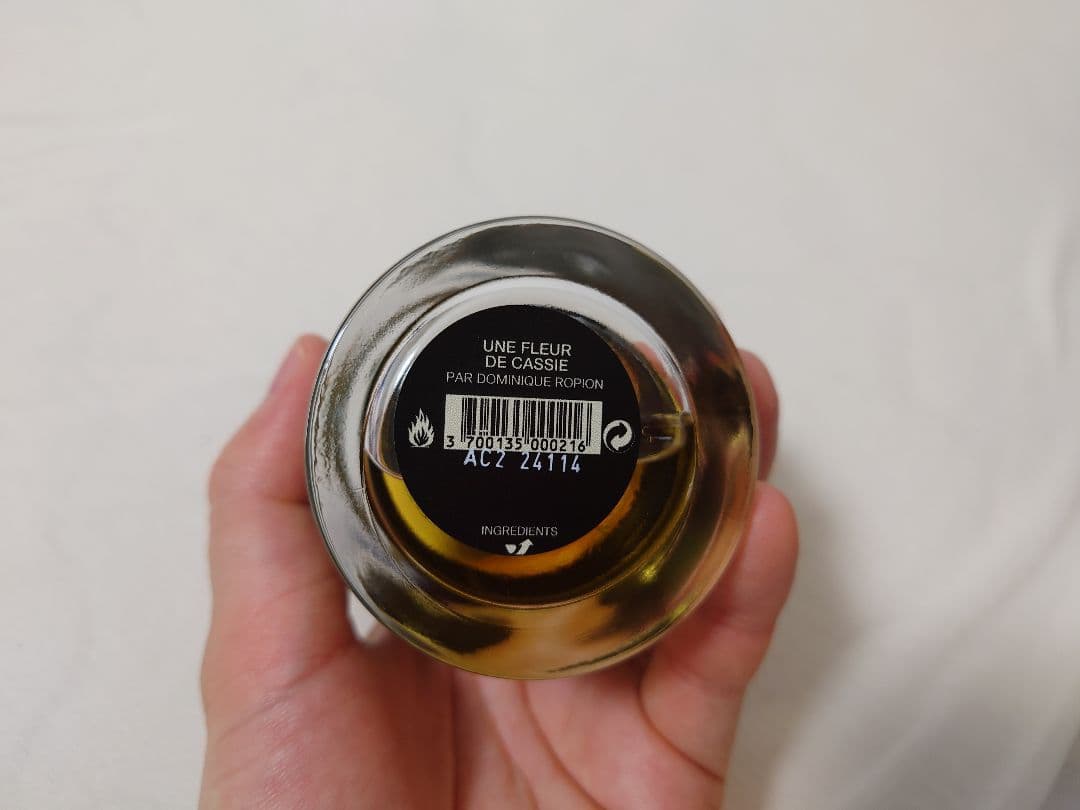 s*t様 UNE FLEUR DE CASSIE 100ml Eau de Pa - メルカリ