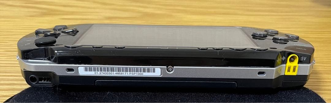 極美品 PSP 黒 ブラック 本体 付属品 ソフトケース付属 ソニー 171