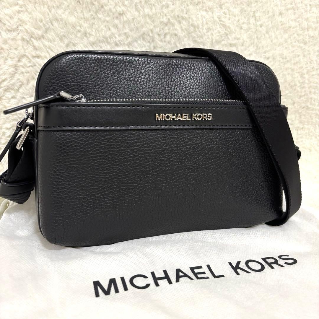 美品 マイケルコース レザー カメラバッグ ショルダーバッグ シボ革 ブラック MICHAEL KORS（マイケルコース） ショルダーバッグ COOPER フラップ