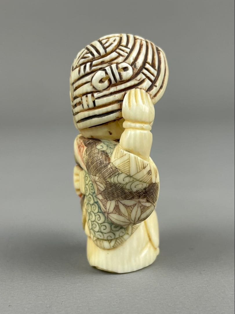 時代根付 極上細密彫り白材 マンモス牙製 作家物 在銘 柳月 唐子