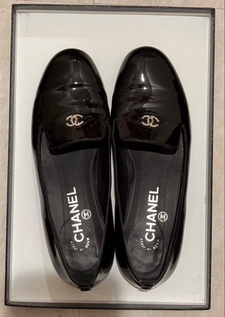 シャネル パテント ココマーク パール フラットシューズ ブラック CHANEL（シャネル） （新品・未使用品）】シャネル バレリーナ ココ