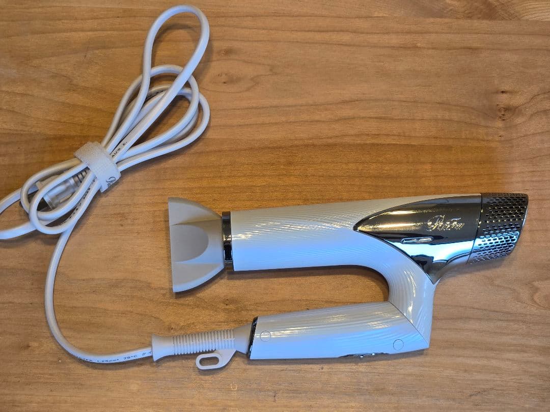 リファ スマートドライヤー RE-AN-02A ホワイト　ジャンク品 ReFa ReFa BEAUTECH DRYER SMART RE-AN-02A（ホワイト） ReFa BEAUTECH