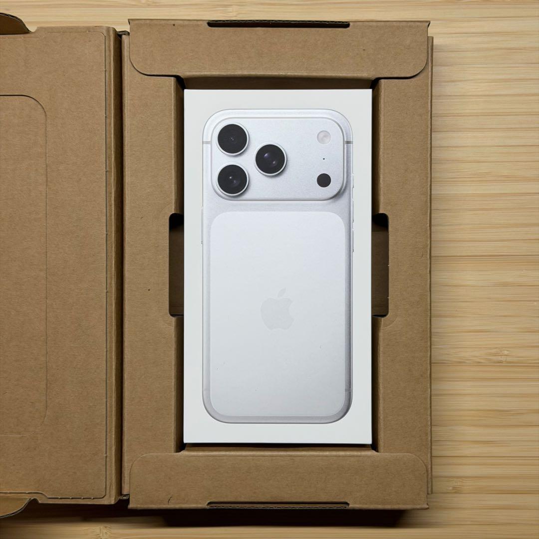 【新品未開封】iPhone 17 Pro 256GB シルバー 本体 iPhone 17 Pro 『新品未開封』iPhone 256GB SIMフリー [シルバー