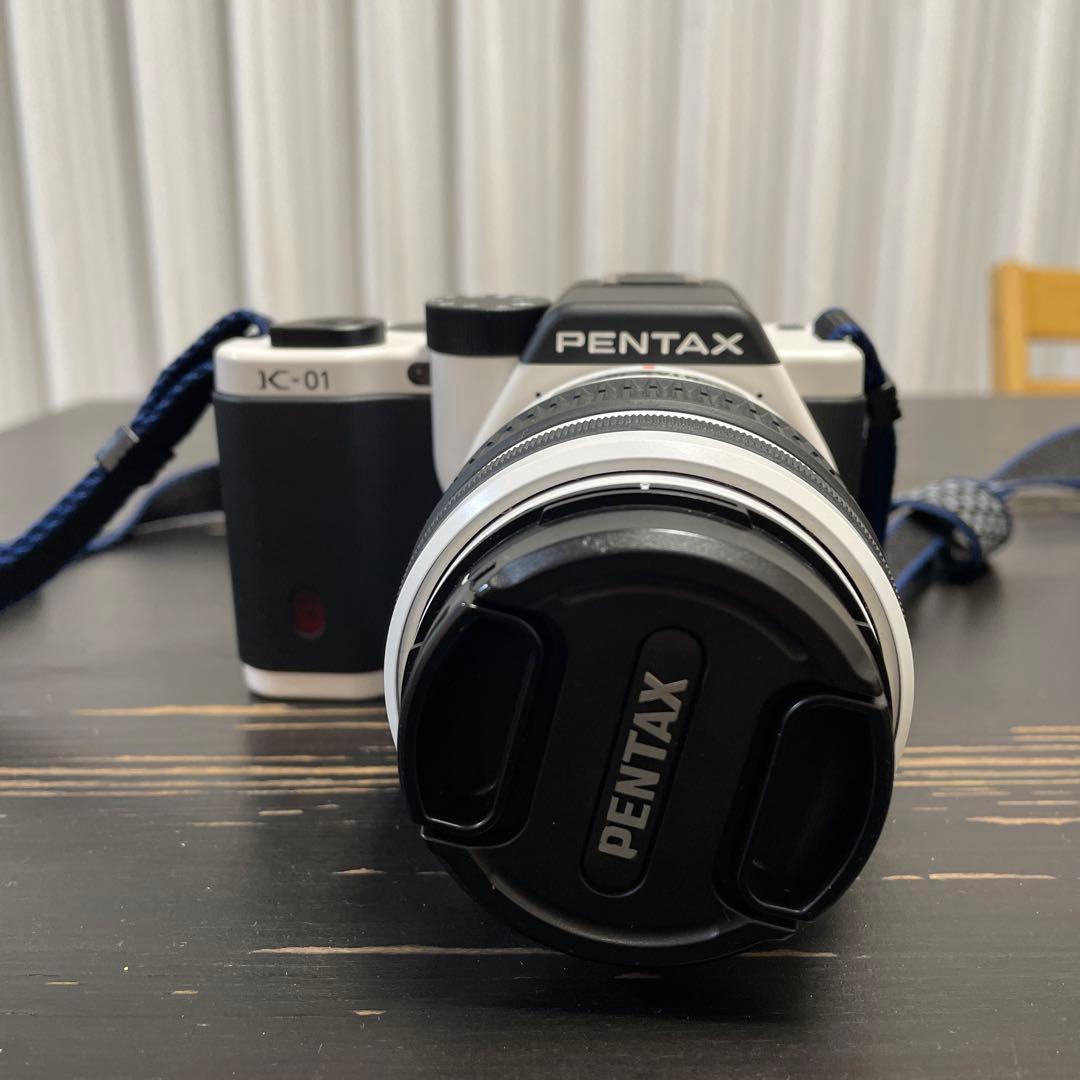 PENTAX K-01 ホワイト ミラーレス一眼 ペンタックス PENTAX K-01 ボディ [ホワイト×ブラック] 価格比較