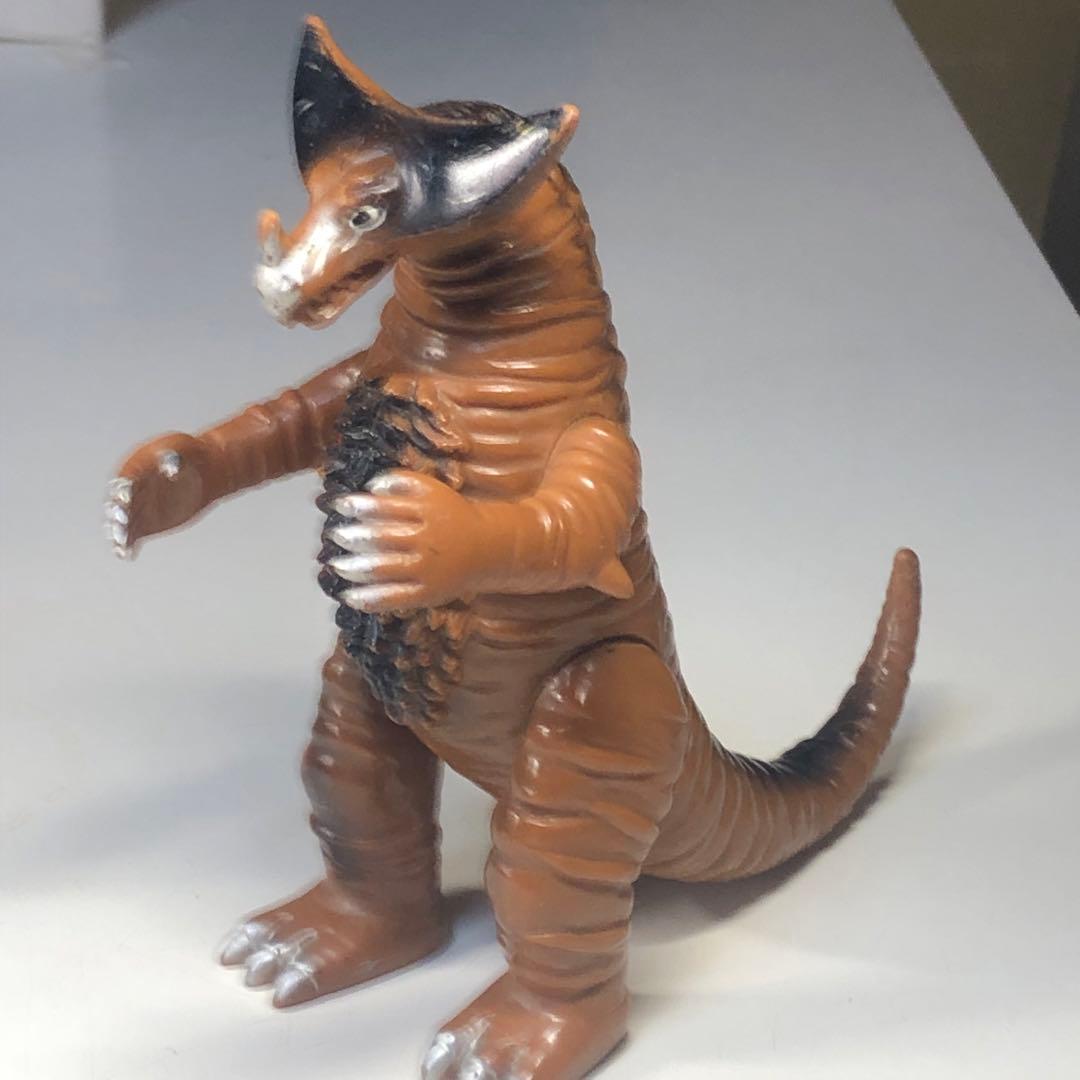 ウルトラ怪獣 ゴモラ ソフビ - メルカリ