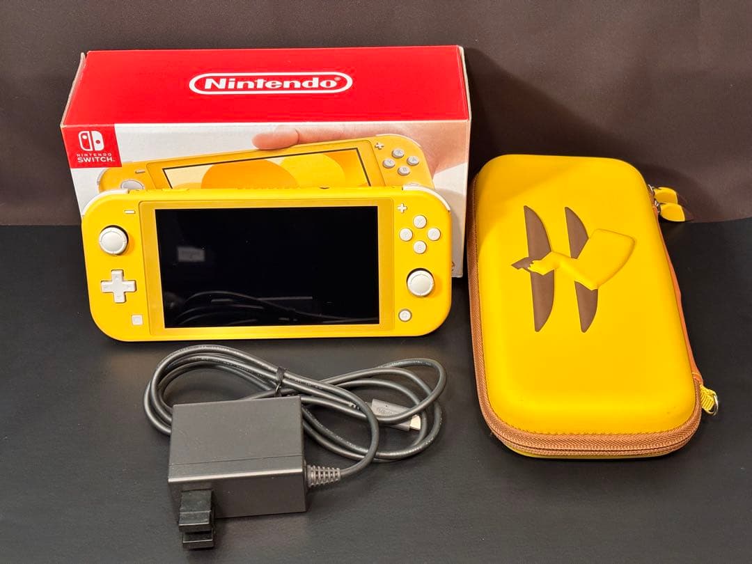Nintendo Switch Lite イエロー ピカチュウケース セット