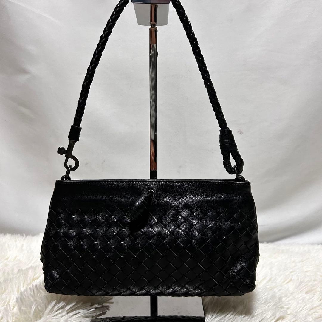 美品　ボッテガヴェネタ　イントレチャート　アクセサリーポーチ　レザー　ブラック BOTTEGA VENETA（ボッテガ・ヴェネタ） バッグ イントレチャート