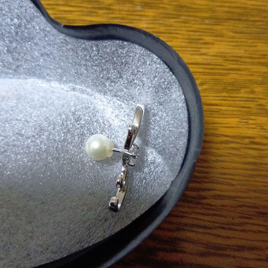 ダイヤモンドブローチ 0.20ct，留め具パール