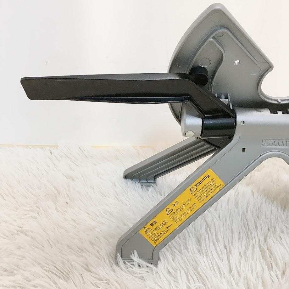 ワコム WACOM CINTIQ 22HD DTK-2200/K1 スタンドのみ - メルカリ