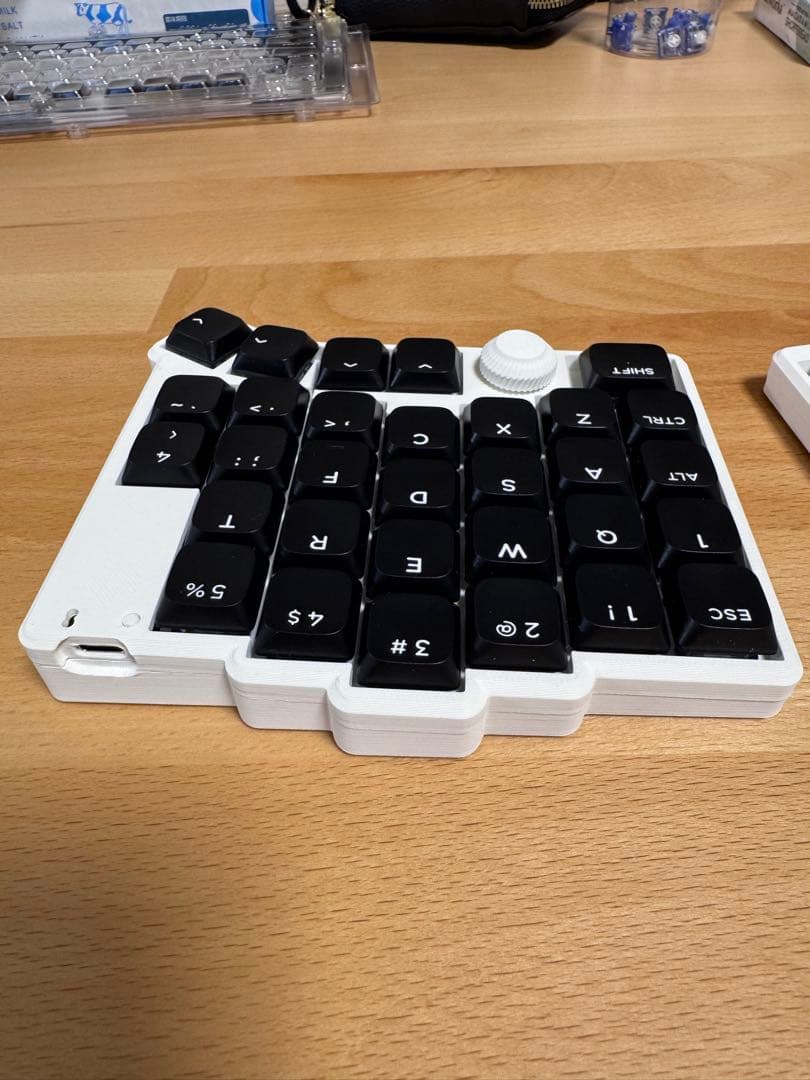 分割型キーボードZaruball - メルカリ