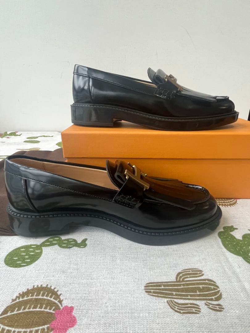 Tods ダブルT レザー タッセル ローファー シューズ ブラック37