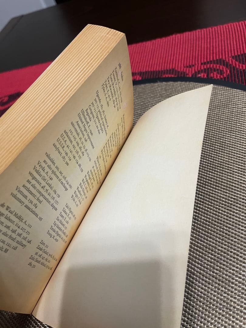 希少Social Anthropology in Perspective