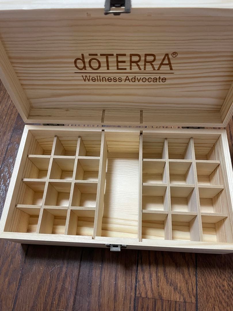 doTERRA】 木箱 ドテラ エッセンシャルオイル ウッドボックス 収納