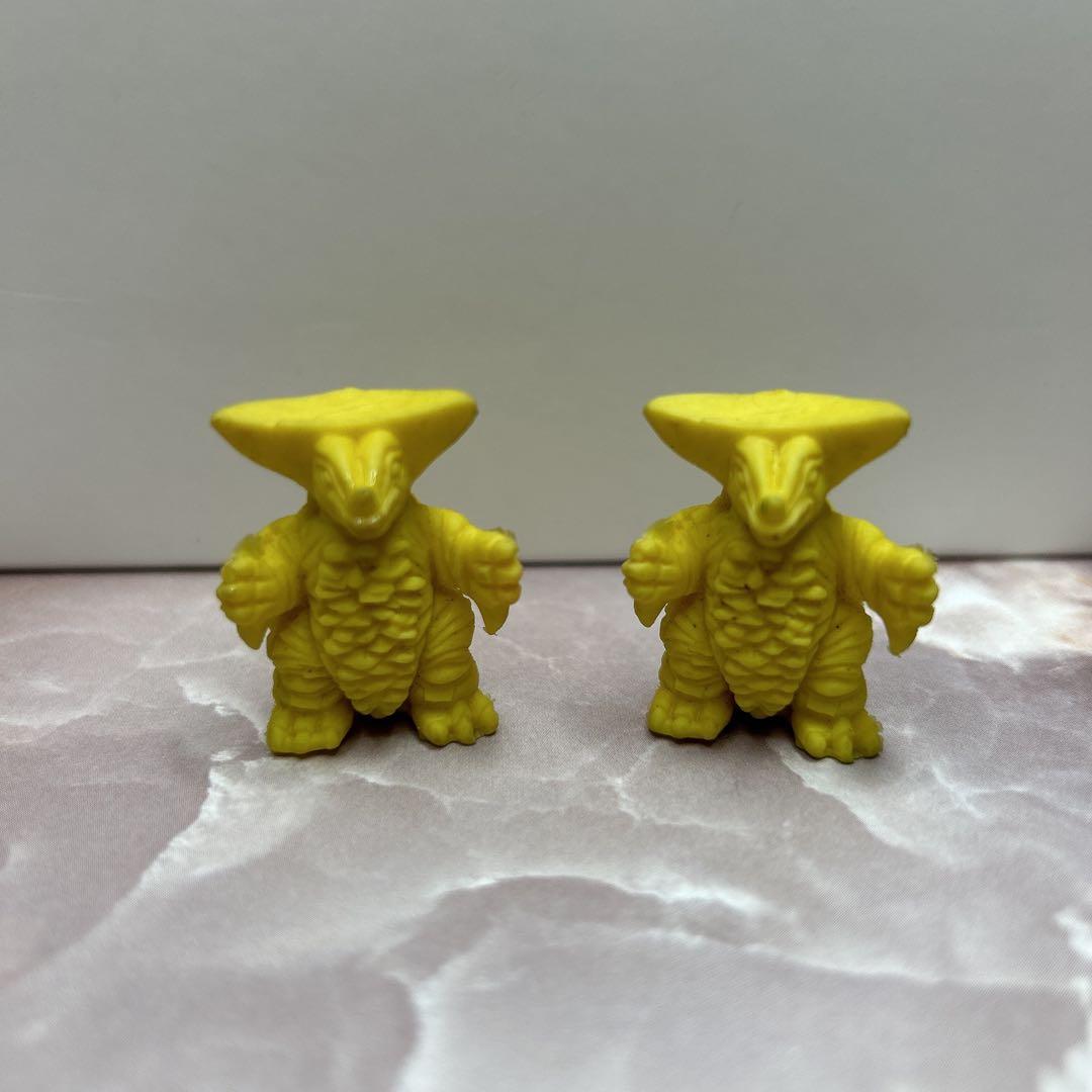ウルトラ怪獣消しゴム ゴモラ 黄色 2匹 - メルカリ
