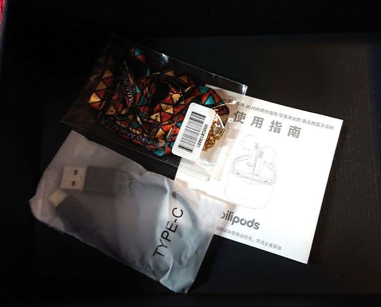 ジョジョの奇妙な冒険 空条承太郎 ワイヤレスイヤホン 海外ライセンス