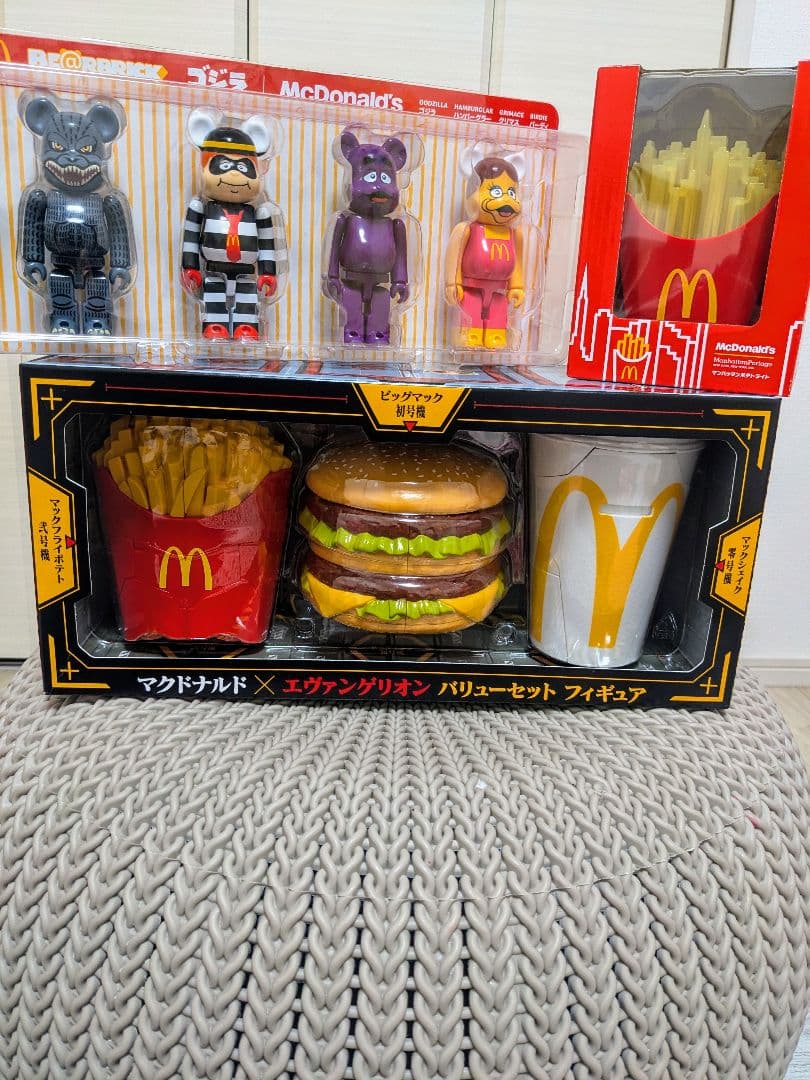 (マクドナルド エヴァンゲリオン)(ベアブリック) (マンハッタンポテトライト) マクドナルド、エヴァンゲリオンとコラボしたフィギュアセット事前抽選