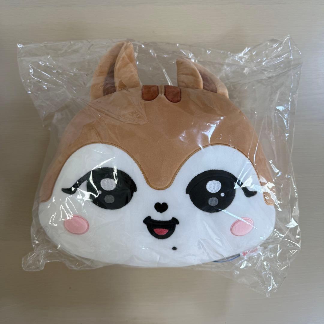 ☆ IVE MINIVE ダリ DAL-E ガウル フェイスクッション ive minive popup ガウル ダリ メガクッション DAL-E - メルカリ