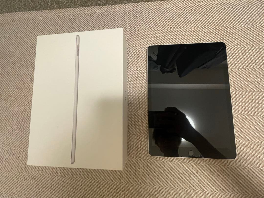 iPad 第9世代 64GB シルバー WiFiモデル バッテリー100％