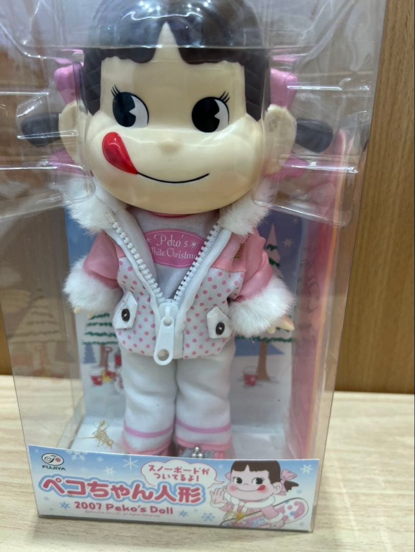不二家ペコちゃん人形・2007.Peko's Doll スノーボード付き - メルカリ