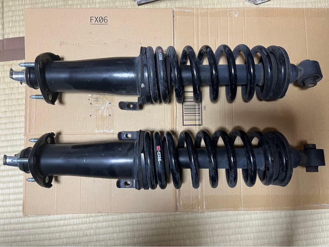 GWS214 210クラウン マジェスタ 純正 サス RS-R ダウンサス - メルカリ