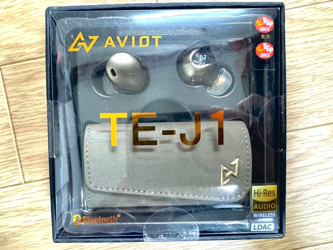 AVIOT TE-J1 ノイズキャンセリング イヤホン　カーキ AVIOT TE-J1-KH AVIOT トゥルーワイヤレスイヤホン カーキ TEJ1KH