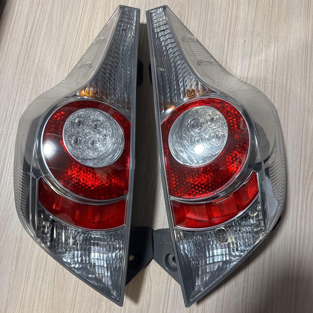 NHP10 アクア テールランプ 左右セット - メルカリ