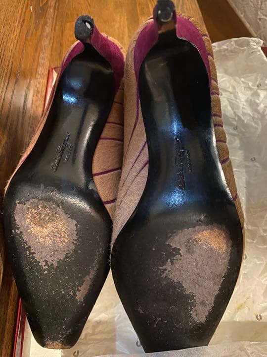 フェラガモ ベージュ&フューシャピンクショートブーツ(実家保管品