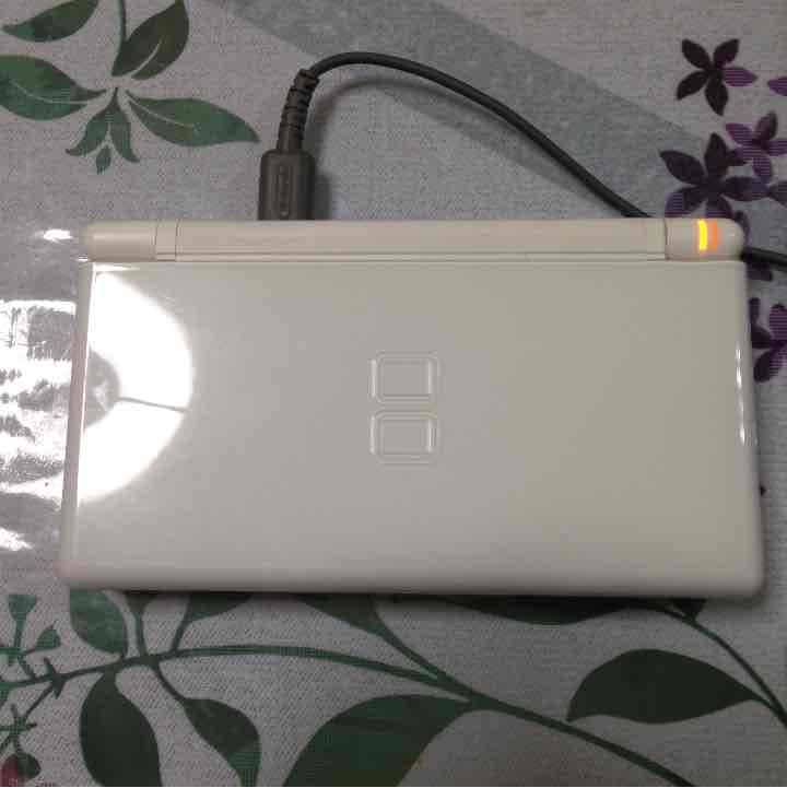 【値下げ】DS Lite ホワイト Amazon | ニンテンドーDS Lite アイスブルー【メーカー生産終了