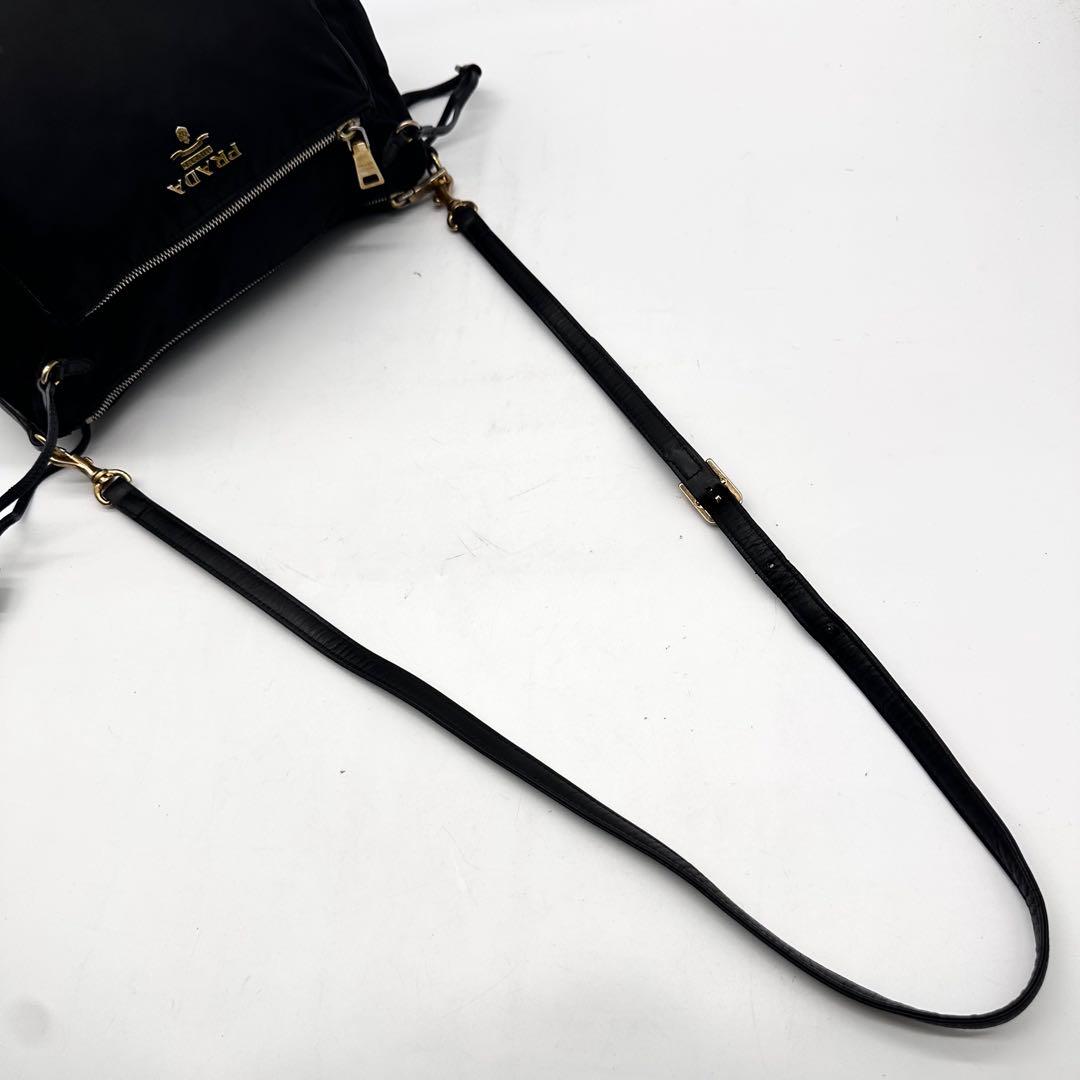 ✨ギャランティ付✨プラダ ショルダーバッグ メタルロゴ ゴールド金具