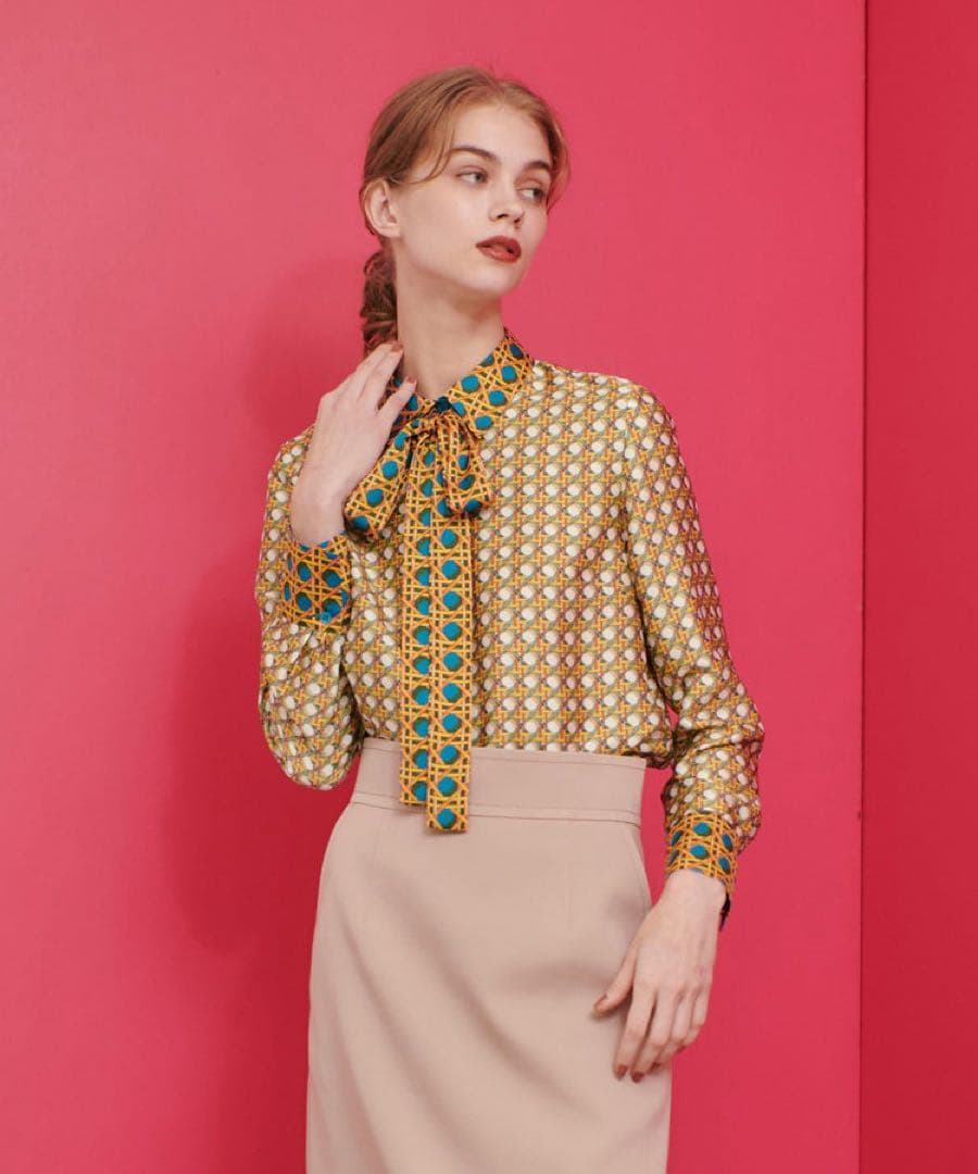 【新品未使用タグ付き】LOULOU WILLOUGHBYボウタイブラウスイエロー LOULOU WILLOUGHBY】◇ デシンドットフリルボウタイ