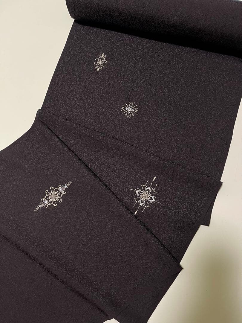 特選総刺繍飛び柄小紋着尺【総刺繍◇更紗紋意匠地】黒 ブラック - メルカリ