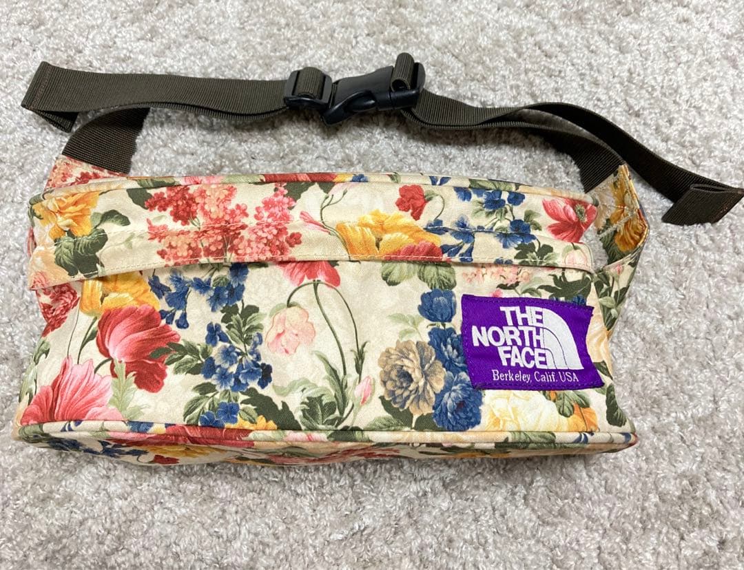 THE NORTH FACE PURPLE LABEL花柄ボディバッグ　送料無料 THE NORTH FACE PURPLE LABEL - Flower Printed Field Wrap Bag