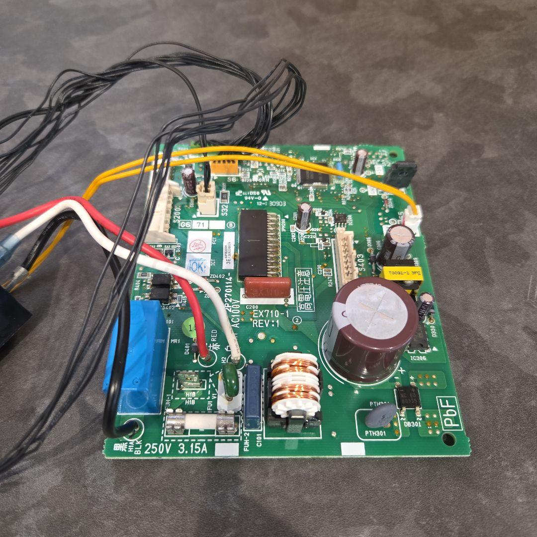 ダイキンルームエアコン室内機基板 F22PTES - メルカリ