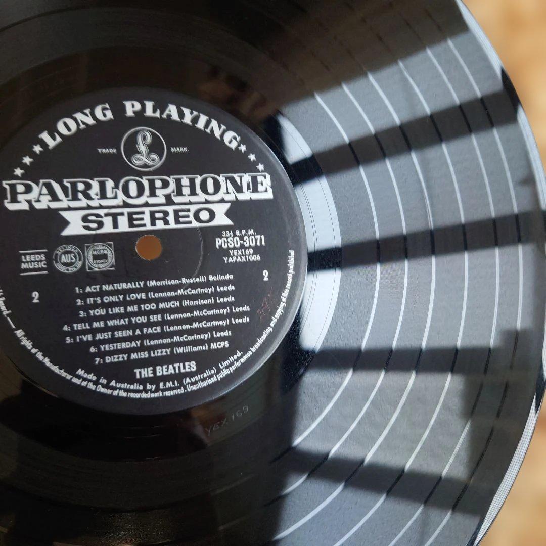 オーストラリア初回stereo盤THE BEATLES HELP! - メルカリ