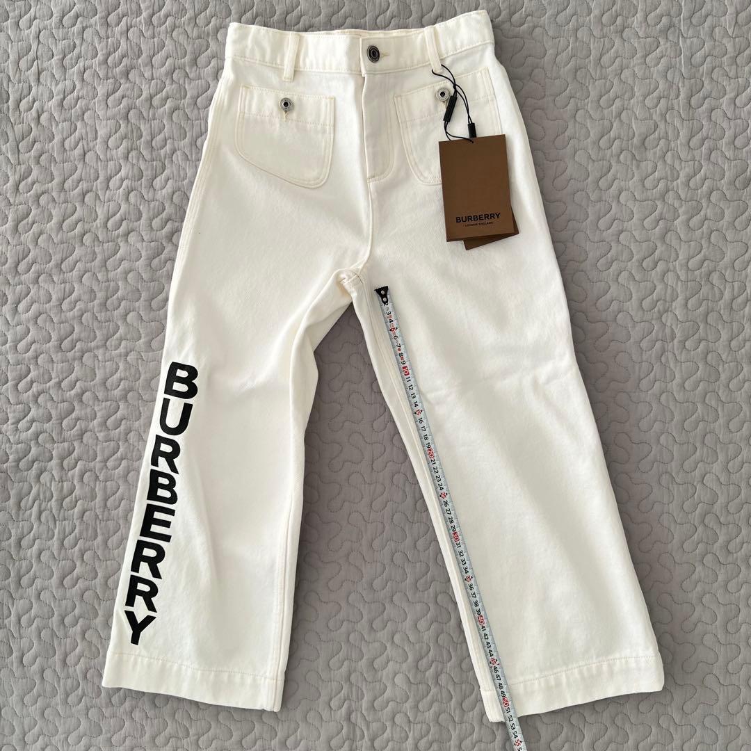 新品タグ付き】BURBERRY バーバリー 140cm ロゴ 白デニムパンツ