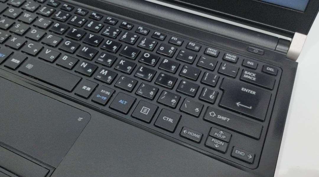 しお 13.3 R73/BN I3 8GB 256GB DVD