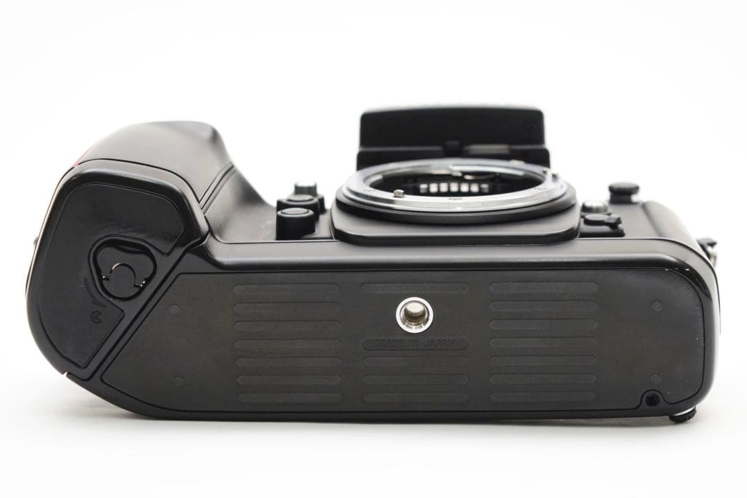 【美品】ニコン Nikon F4 《ストロボ・レンズ4本その他付属品》