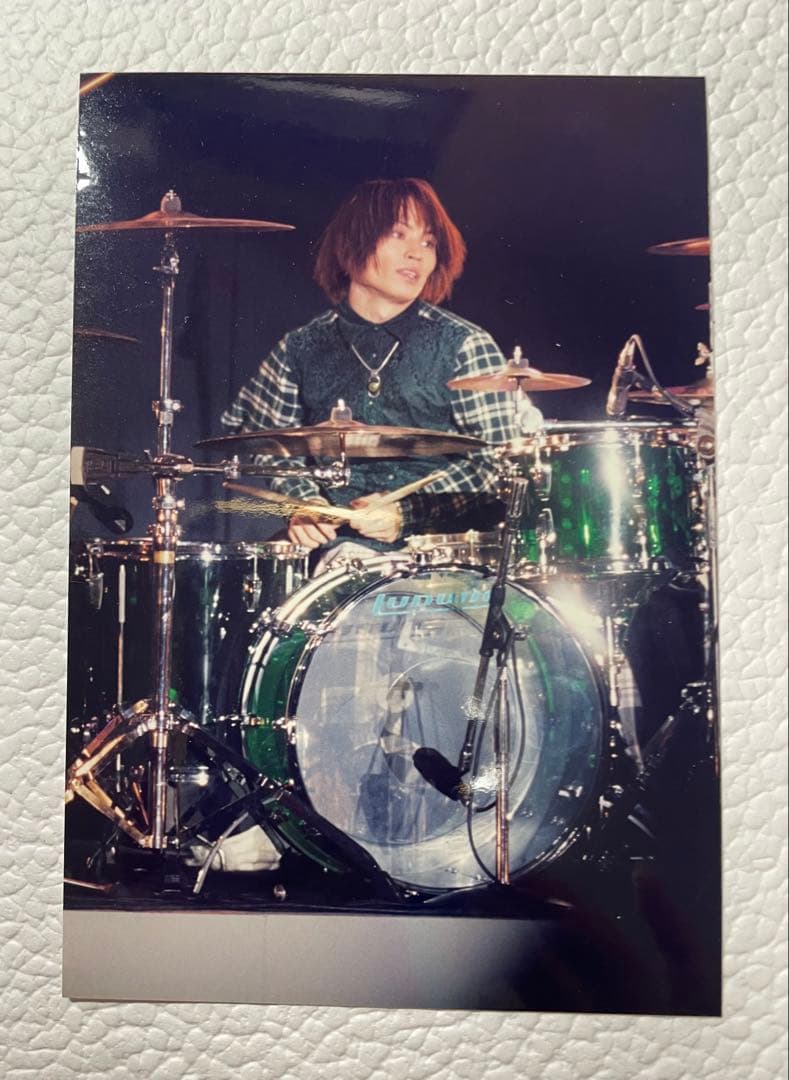 La'cryma Christi LEVINサイン付き生写真5枚セット＋おまけ付 - メルカリ